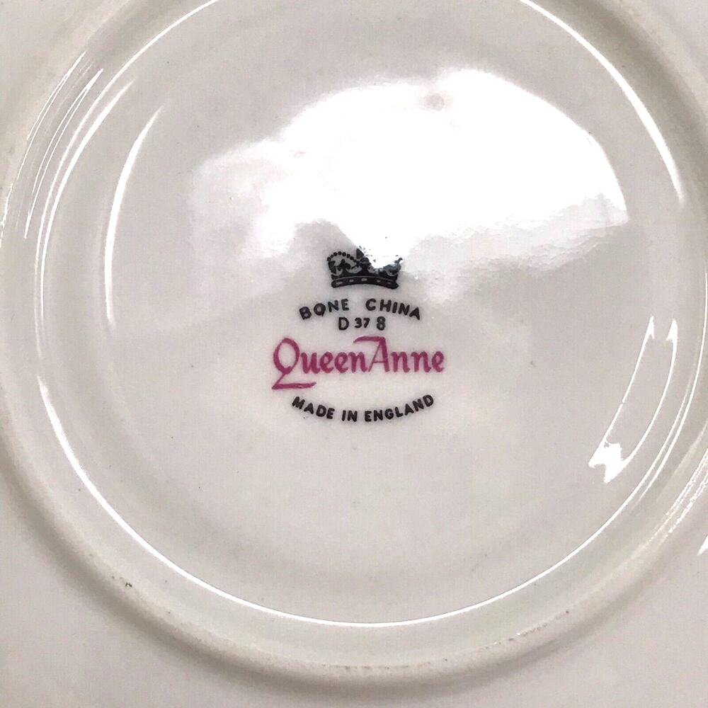 Queen Anne English Bone China Tea Cup & Saucer Gold Trim - Picture 6 of 7